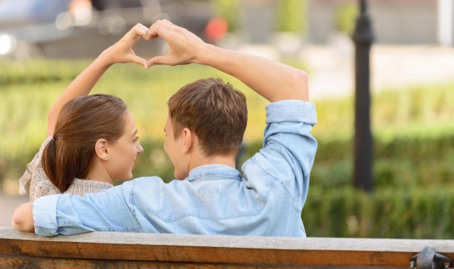 Canalys:2025年第二季度美国智能手机出货量同比增长1%