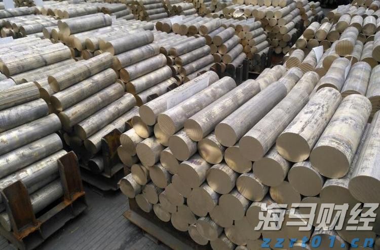 鲍威尔称美联储或需调整政策立场 市场解读为降息信号