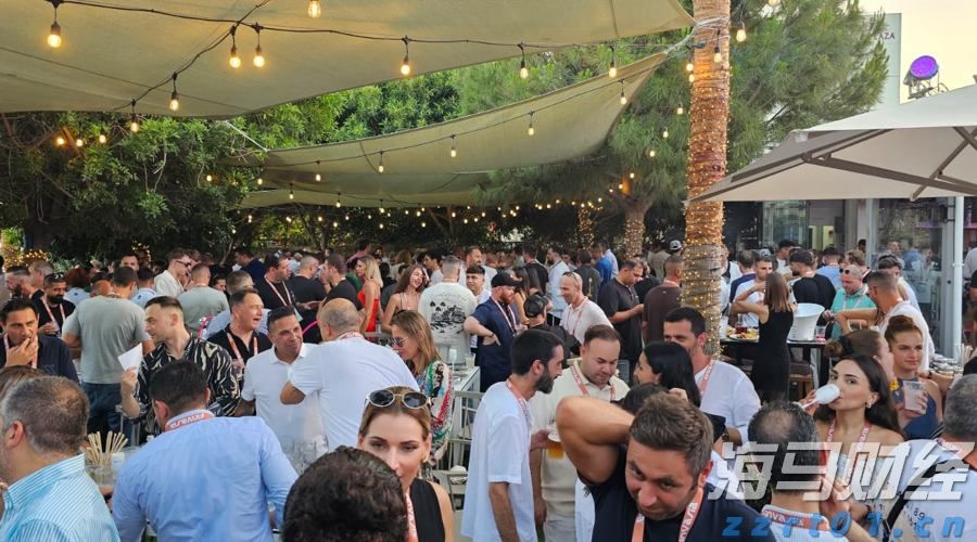 “秋冻”“贴秋膘”有讲究!专家回应秋季养生热门话题