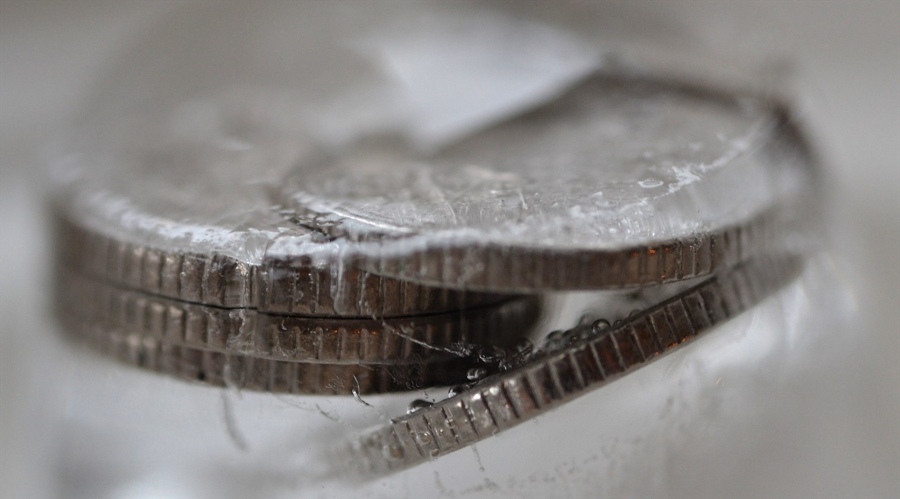 港股收盘(08.06) | 恒指微升0.03% “反内卷”概念活跃 新消费热股表现优异